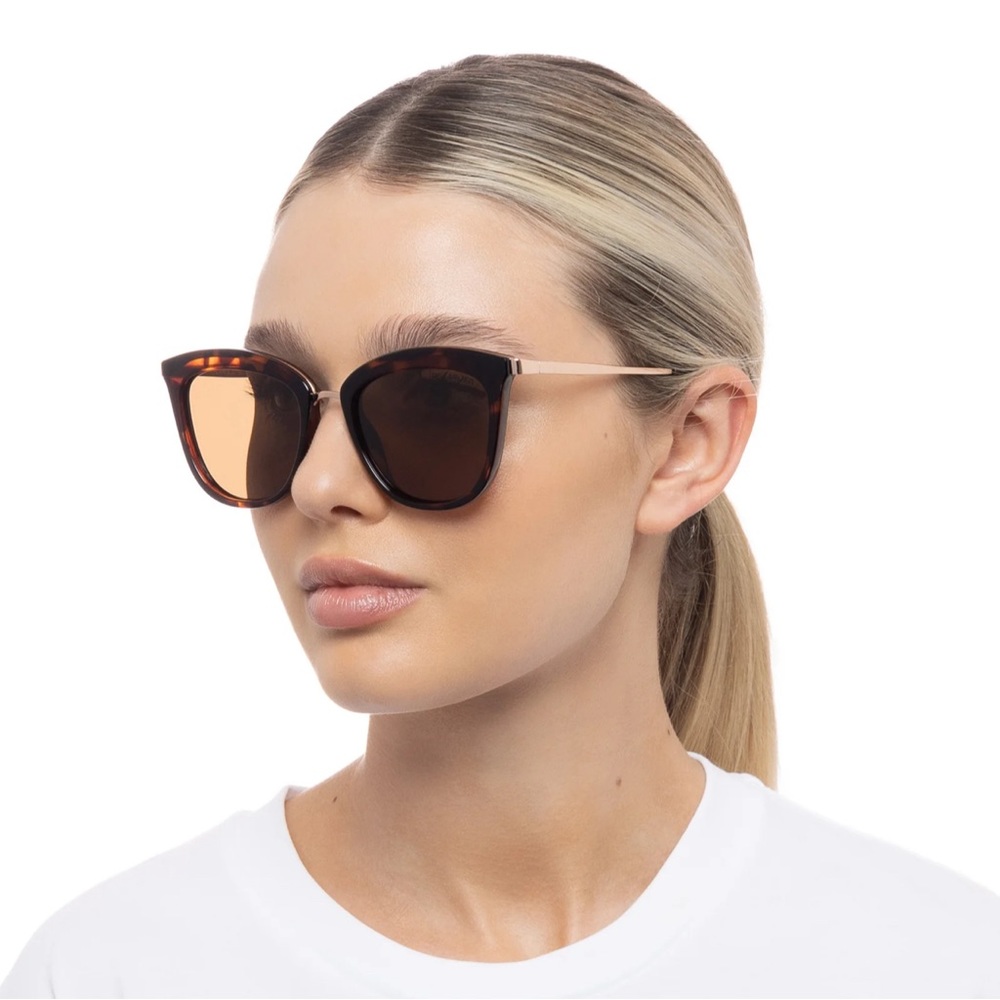 Le Specs Caliente Sunglasses with case